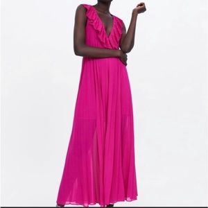 ZARA Fuchisa Pleated Maxi Dress size Small, zipper needs replacement